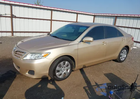 2011 Toyota Camry Le z USA, uszkodzony, nr VIN 4T1BF3EK8BU183383